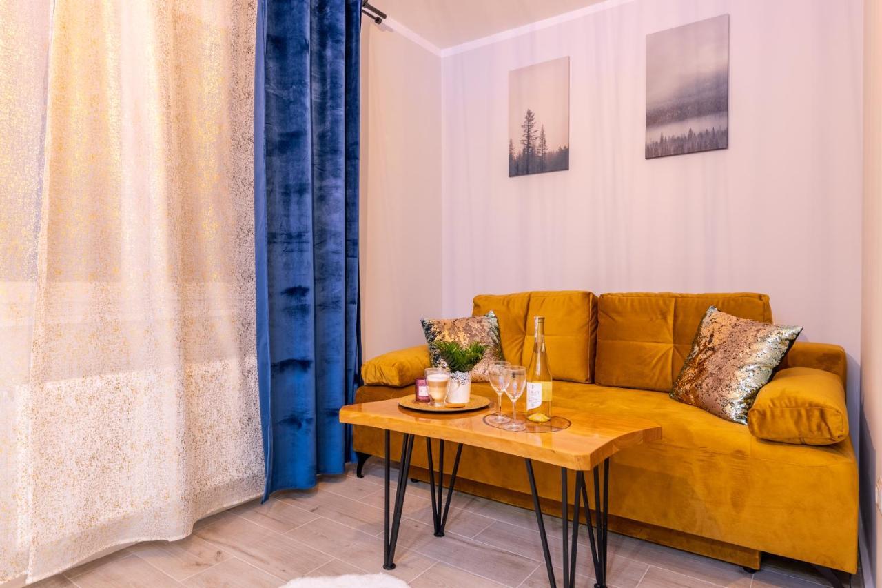 Apartament Kasztelan Lägenhet Ustrzyki Dolne Exteriör bild